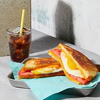 🍳 Breakfast Grilled 🧀 Cheese Sandwich